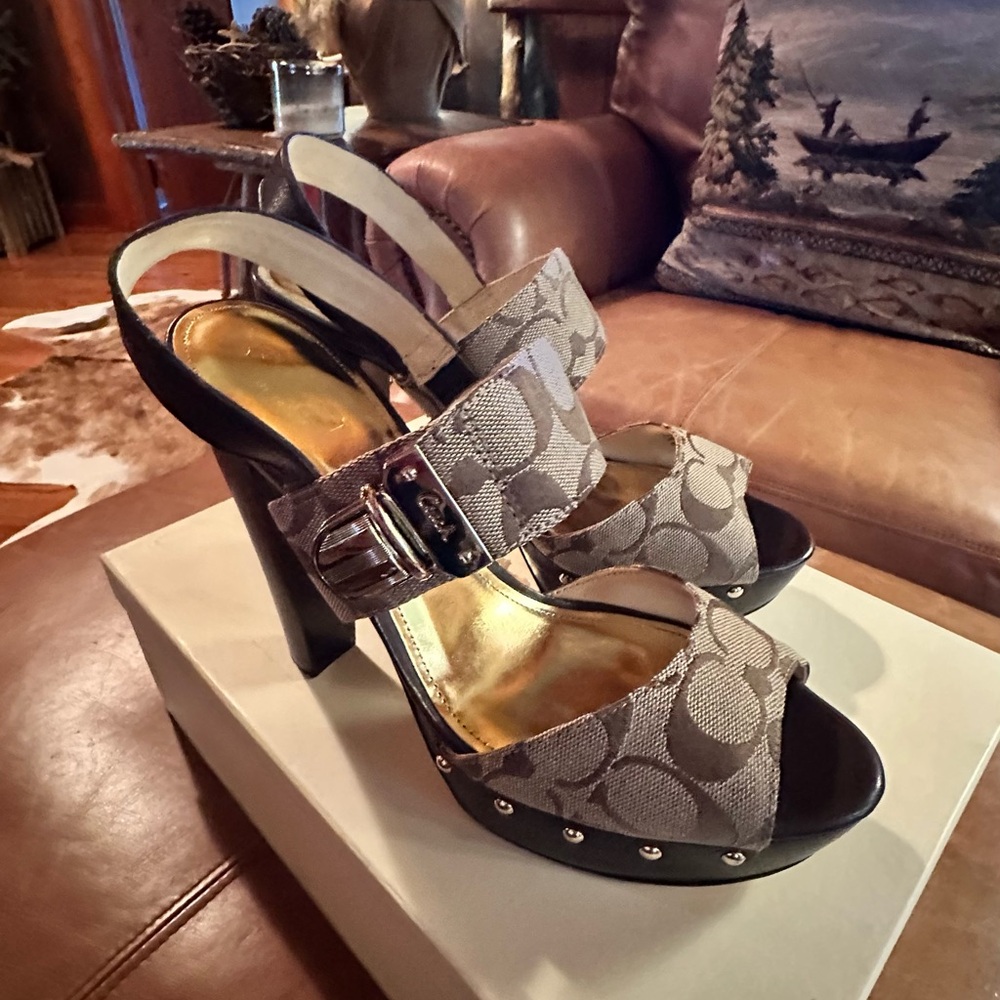 Coach Darcey Signature Logo Khaki Women's Heels Size 9